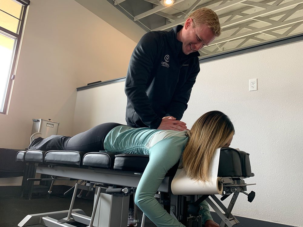 Tratamiento del dolor de espalda por el Dr. Anderson en Optimal Spine en Boise